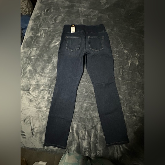 NWT Lee Womens Jeans Dark Wash Denim Sculpting Slim FLeg Fit Mid Rise Sz 8 Short - Picture 6 of 10